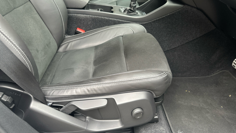 Volvo Xc40 1.5 T3 [163] R DESIGN 5dr Petrol Estate